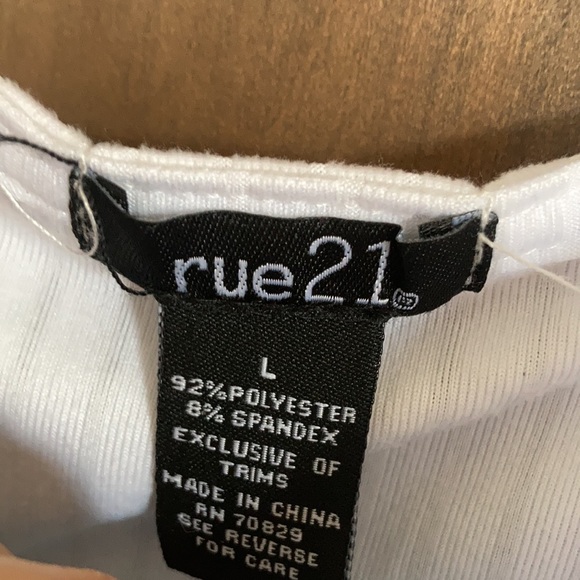 Relisted Rue21 top embroidered baddie butterfly white ribbed top casual summer - Picture 8 of 12